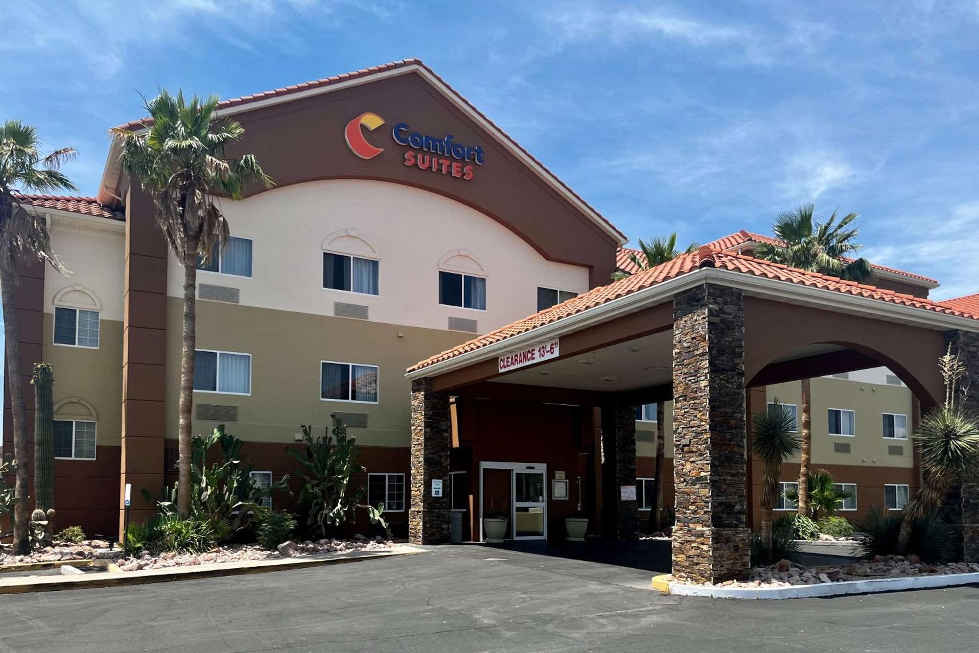 Comfort Suites Peoria Sports Complex Exterior photo
