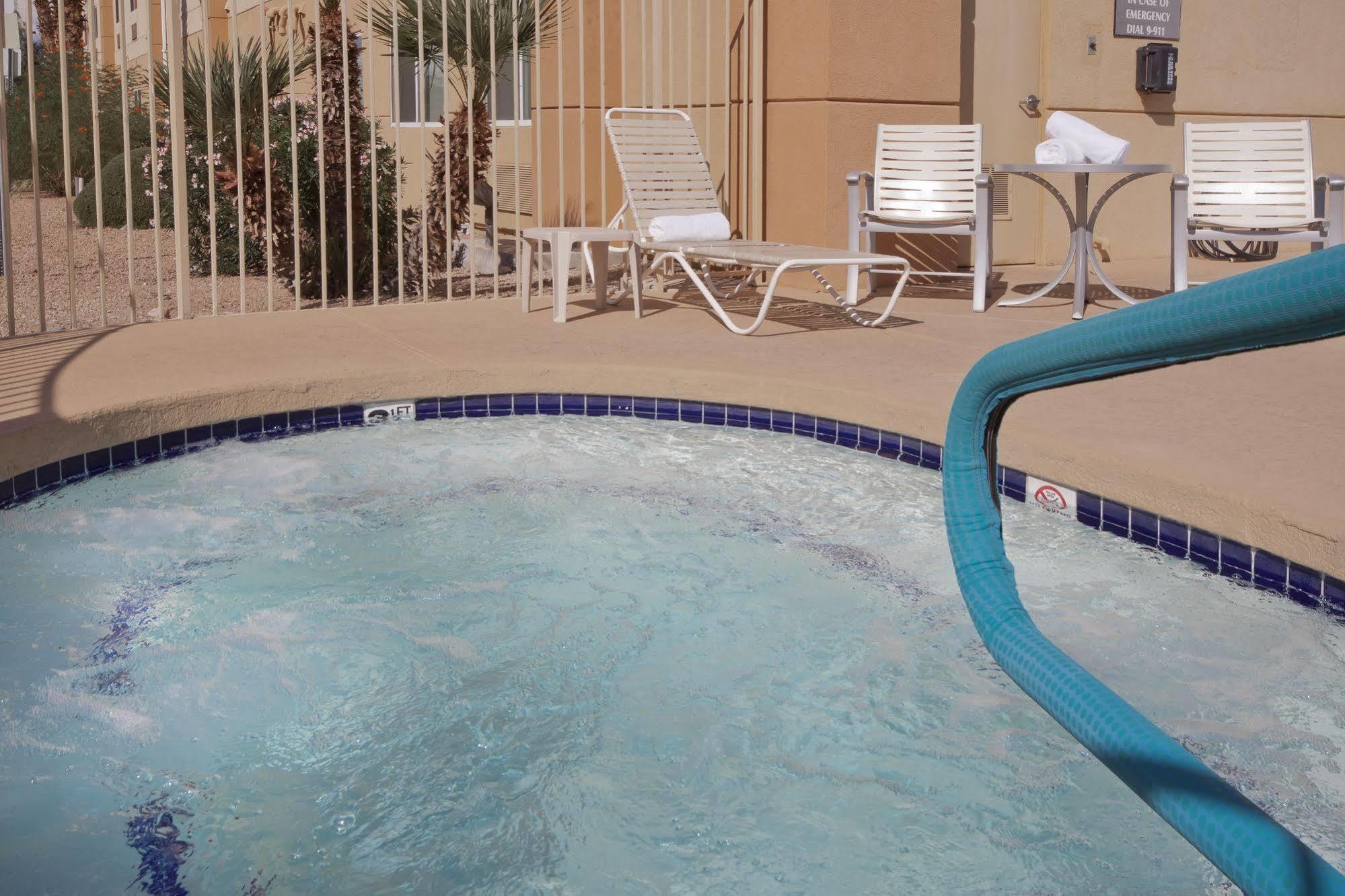 Comfort Suites Peoria Sports Complex Exterior photo